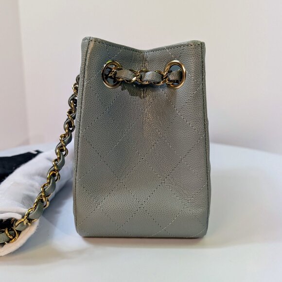Chanel Rare Light Grey Quilted Caviar Leather Small Bucket Drawstring Bag - Picture 3 of 16